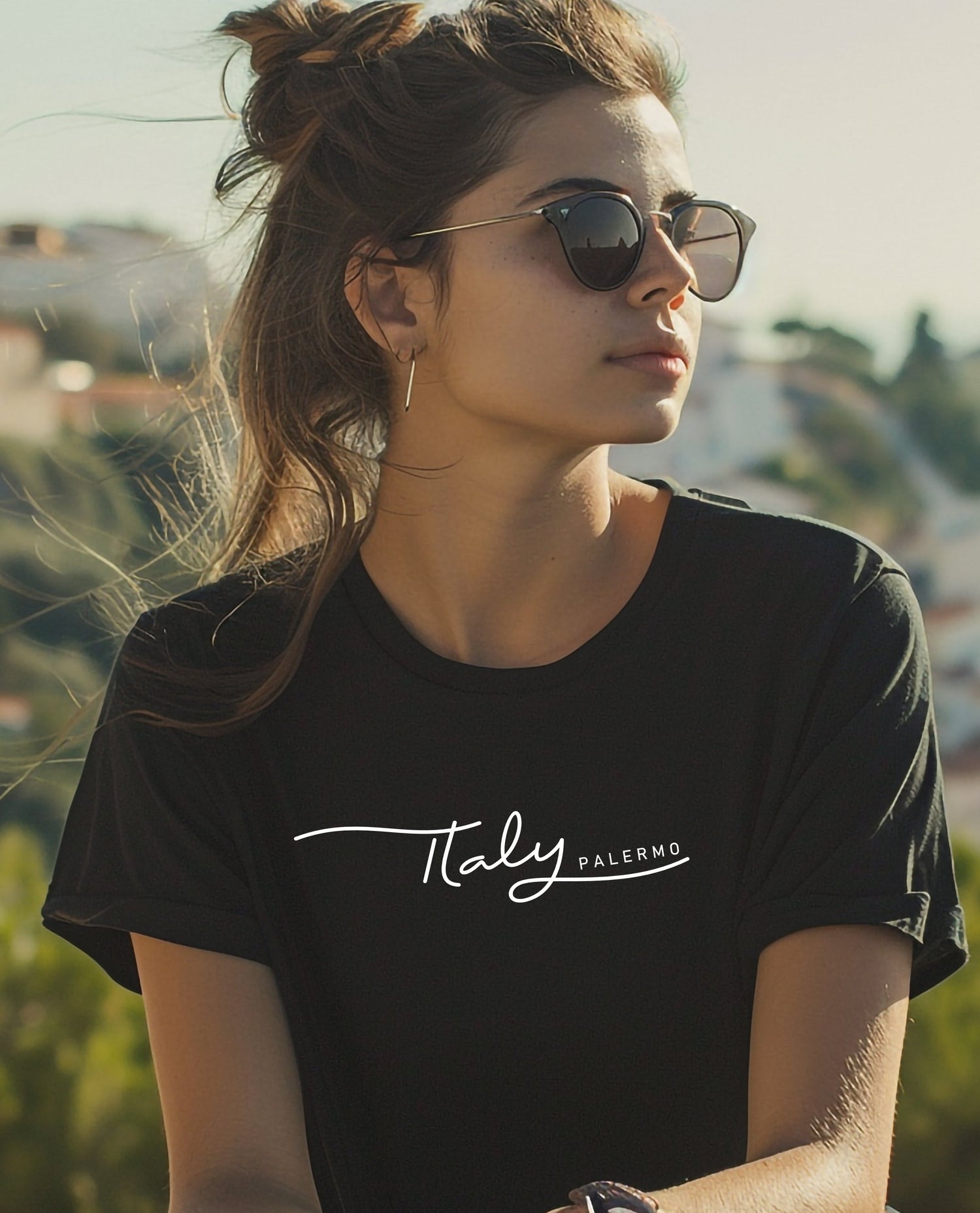 Unisex-Bio-Baumwoll-T-Shirt in Schwarz mit weißem Schriftzug Italy Palermo