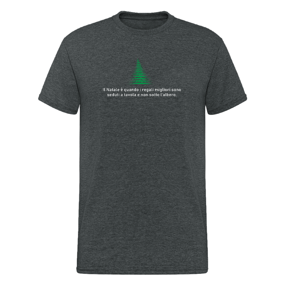 Dunkelgrau meliert T-Shirt mit stilisiertem grünem Weihnachtsbaum aus Linien und italienischem Spruch: „Il Natale è quando i regali migliori sono seduti a tavola e non sotto l’albero.“