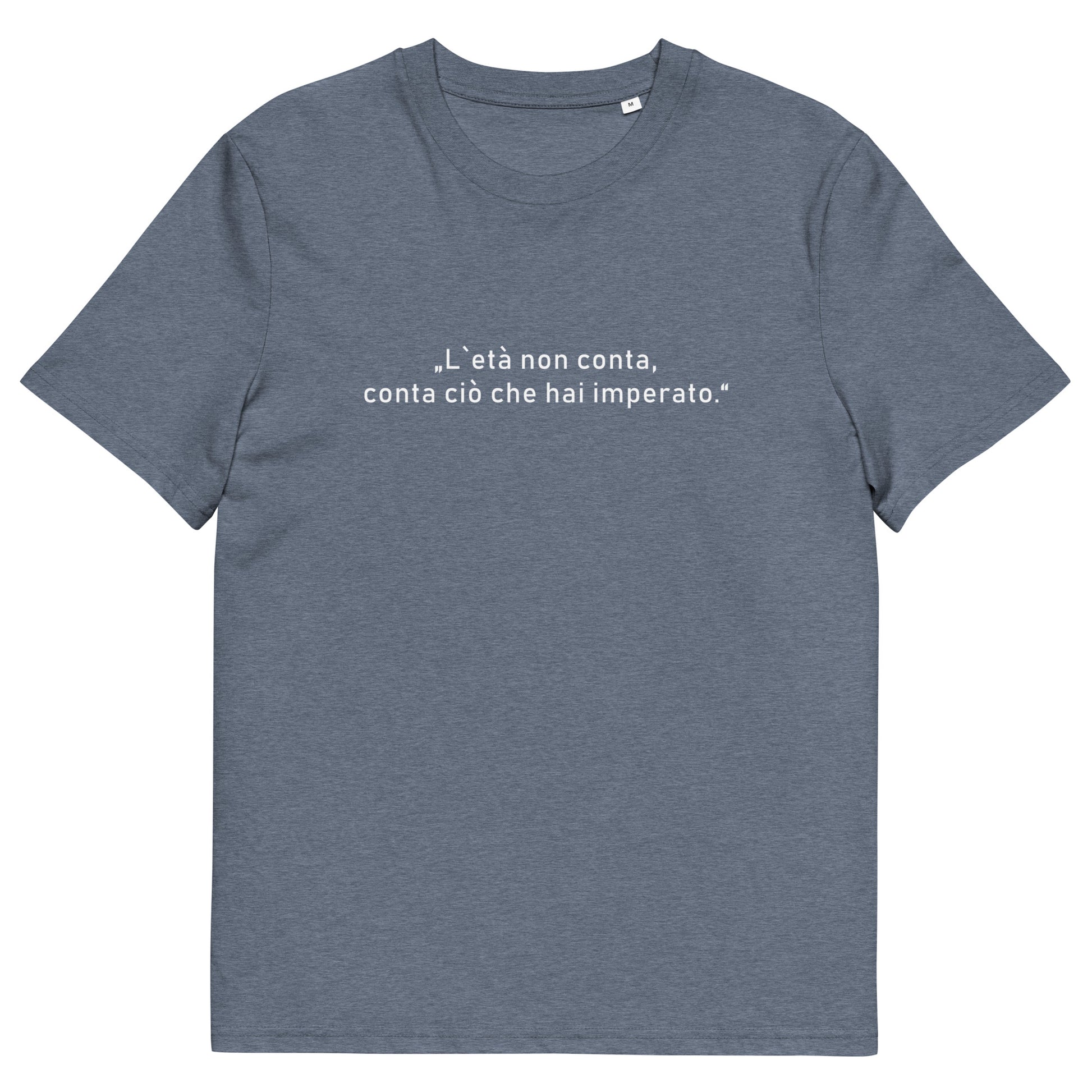 Unisex T-Shirt „L’età“ aus 100 % Bio-Baumwolle - minimalistisches Design mit italienischem Zitat über das Alter, nachhaltig produziert, Teil der Kollektion „Amore d’Oro“ von Passione Italiana.