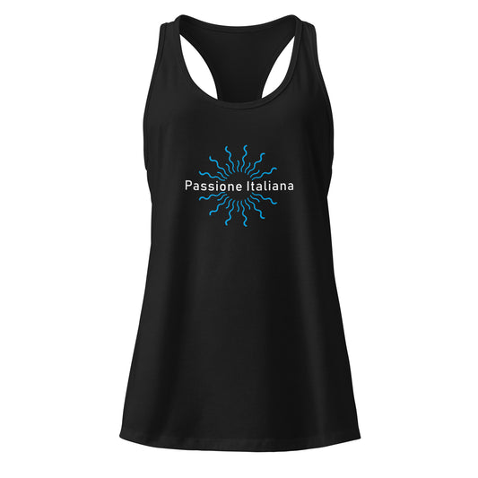 Damen-Racerback-Tanktop in Schwarz, flach ausgebreitet vor hellem Hintergrund; Vorderseite sichtbar mit weißem Schriftzug „Passione Italiana“ und weißem Herzmotiv mittig auf der Brust, figurbetonter Schnitt mit sportlichem Rücken, aus leichtem Baumwoll-Polyester-Mix, erhältlich in den Größen S bis 2XL